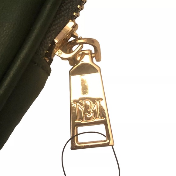 Badgley Mischka Crossbody Bag - Picture 4 of 11